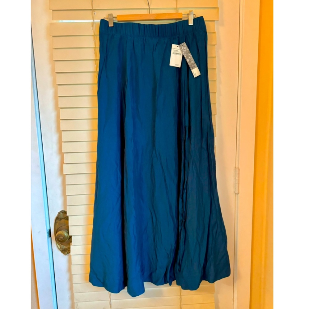 Flowy, summery maxi skirt, NWT